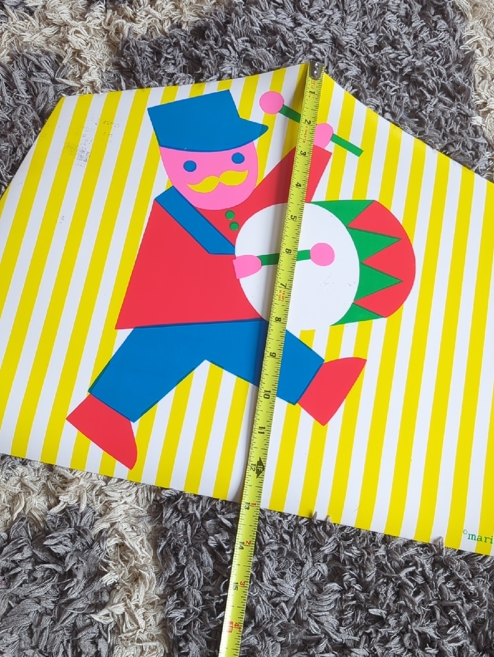 Set of 4 Marimekko "Hello Friend" placemats with a stylized drummer design - Picture 8 of 8